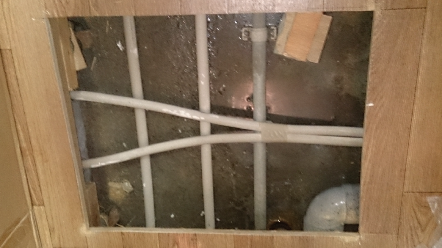 エアコンを外すとそこには 恐ろしい天井漏水 施工事例 地元のリフォーム店 越谷市 墨田区 さいたま市 ナカノヤ