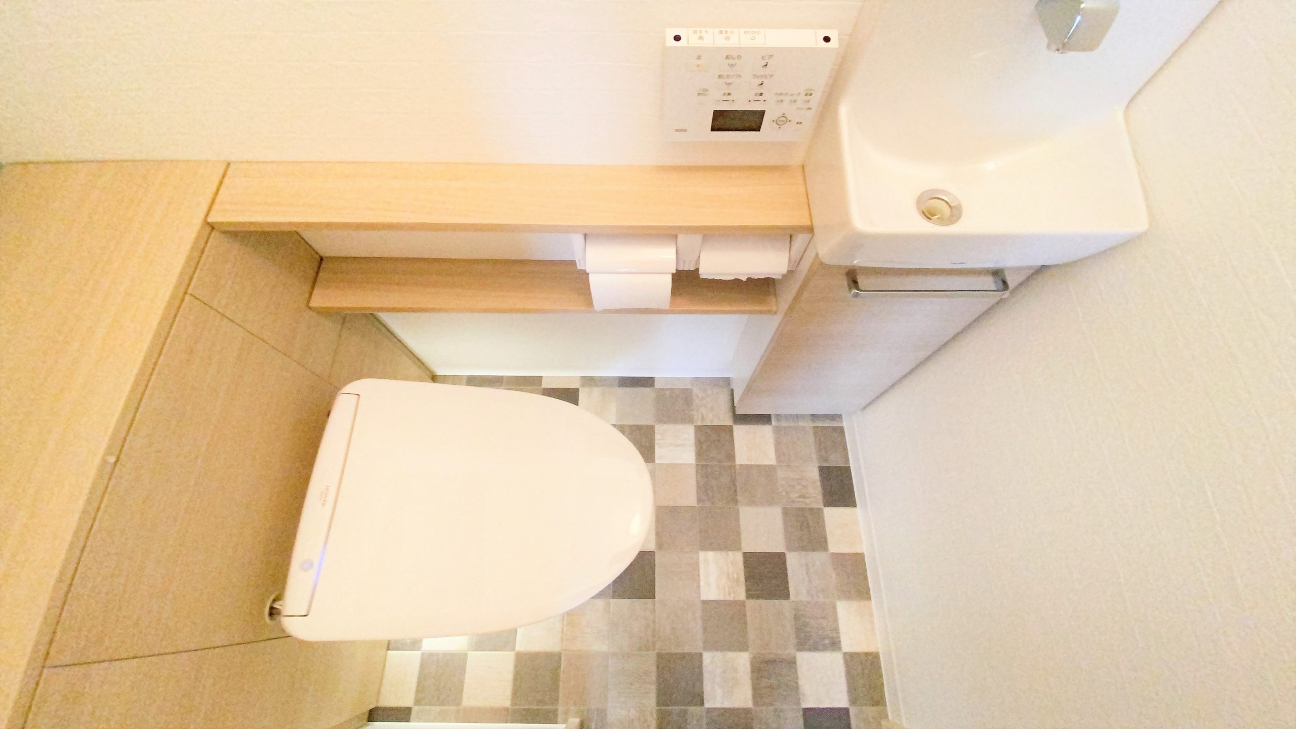 トイレが浮いてる お洒落すぎるフローティングタイプのトイレ 施工事例 地元のリフォーム店 越谷市 墨田区 さいたま市 ナカノヤ トイレが浮いてる お洒落すぎるフローティングタイプのトイレ 施工事例 地元のリフォーム店 越谷市 墨田区 さいたま市 ナカノヤ