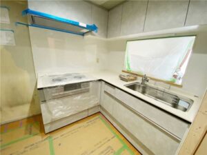 キッチン施工中-1