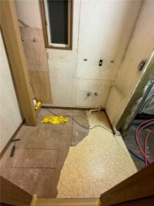 洗面内装　施工中-1