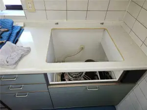 コンロ施工中