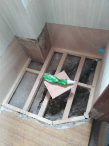 和式から洋式　施工中