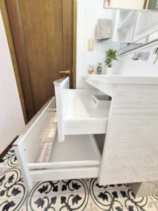 洗面施工後　エリーナ