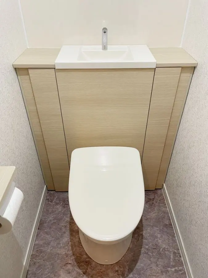 ★モデルルーム展示品★TOTO★キャビネット★YSC26 トイレ　手すり付き 収納付きキャビネットトイレへリフォーム ｜江東区 | 施工事例