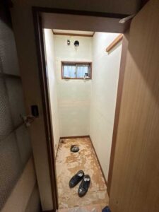 トイレ　施工中
