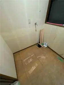 施工中