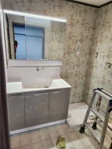 洗面台　施工中-2