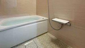 窓をふさぎ明るく暖かい浴室へリフォーム｜埼玉県